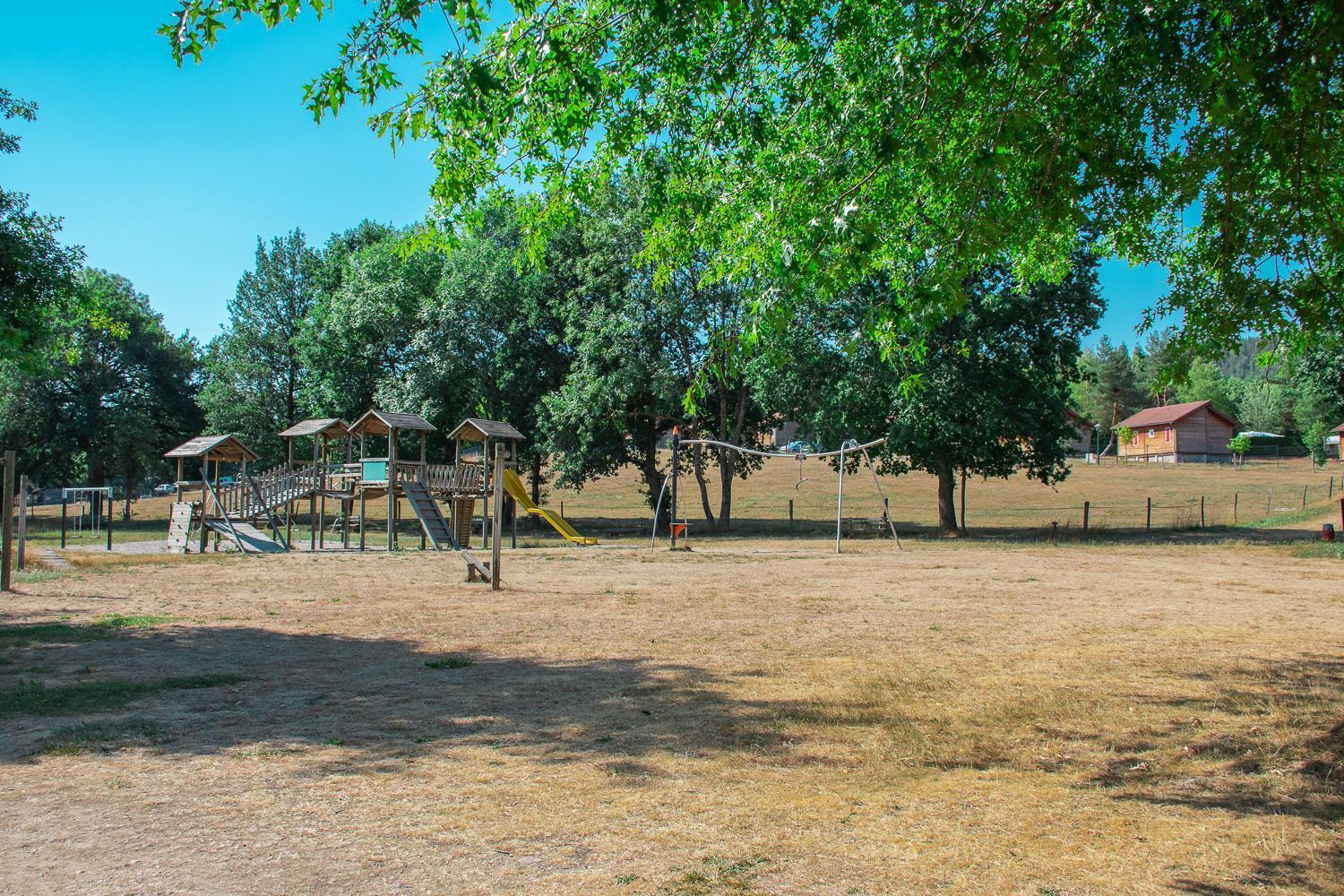 Village De Gites Du Malzieu Le Malzieu-Ville Esterno foto